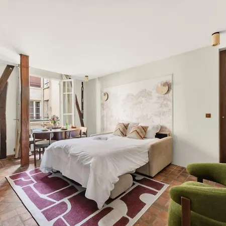 Apartment 4 Couchages Marais - Place Des Vosges Paris